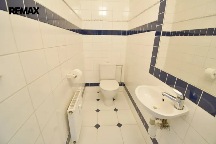 Pronájem kanceláře, Hradec Králové, Československé armády, 100 m2