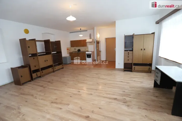 Pronájem bytu 1+kk, Karlovy Vary - Počerny, 58 m2