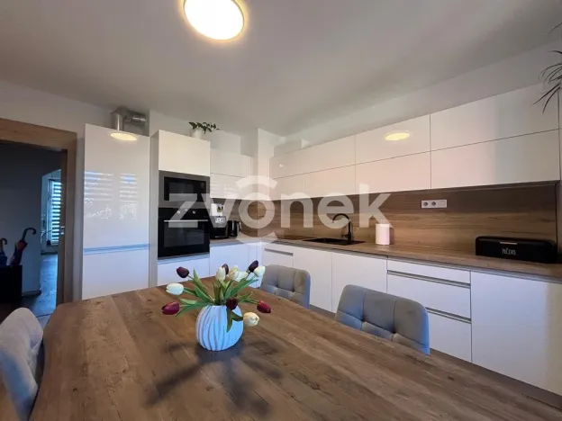 Prodej bytu 3+1, Kroměříž, Zborovská, 99 m2