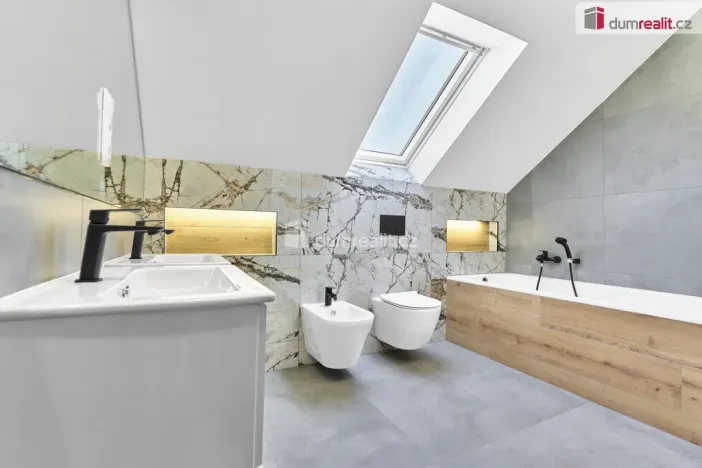 Prodej rodinného domu, Ruda, V zahradách, 160 m2