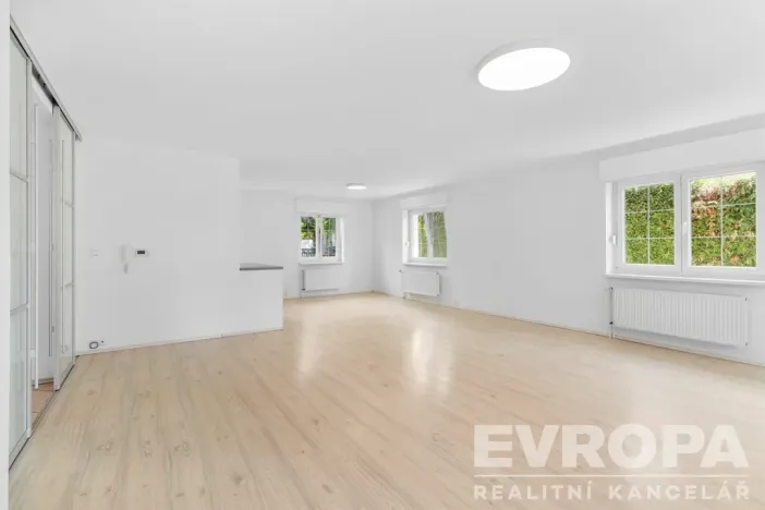Pronájem rodinného domu, Průhonice, U Cihelny, 237 m2