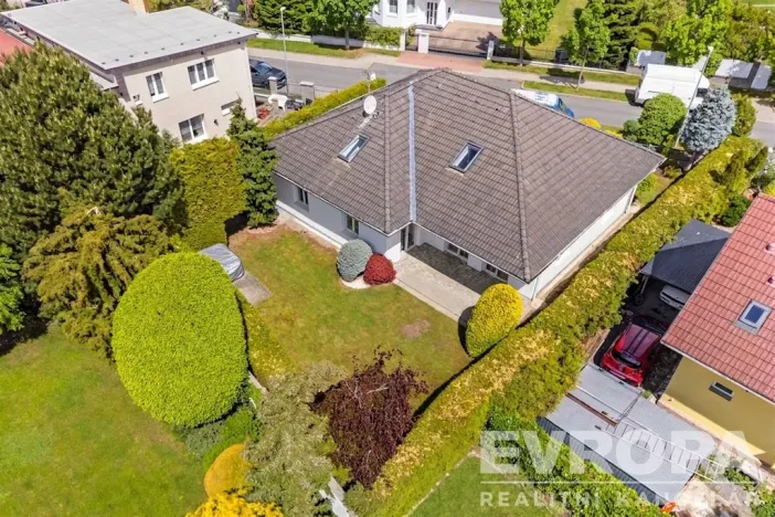 Pronájem rodinného domu, Průhonice, U Cihelny, 237 m2