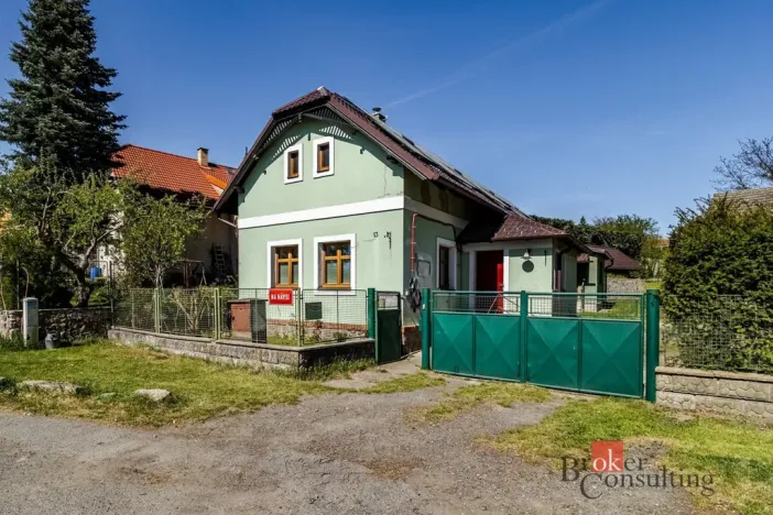 Prodej rodinného domu, Babice, Na Návsi, 207 m2