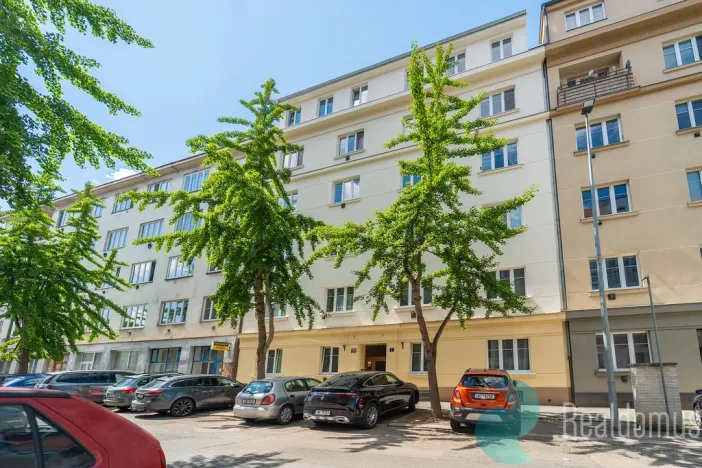 Prodej bytu 2+kk, Praha, U pošty, 35 m2