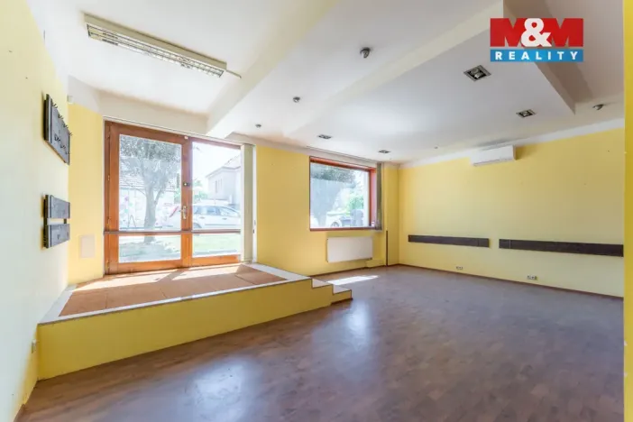 Pronájem obchodního prostoru, Praha - Horní Počernice, Náchodská, 121 m2