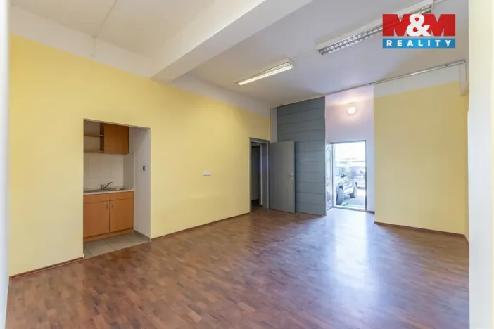 Pronájem obchodního prostoru, Praha - Horní Počernice, Náchodská, 121 m2