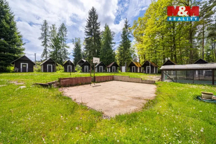 Prodej komerční nemovitosti, Nová Role - Mezirolí, 795 m2