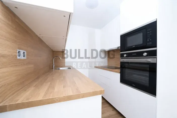 Pronájem bytu 2+kk, Praha - Libeň, Zenklova, 46 m2