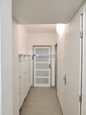 Pronájem bytu 2+1, Praha, Frýdlantská, 64 m2