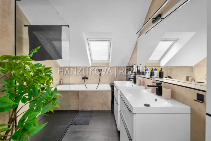 Pronájem bytu 3+kk, České Budějovice - České Budějovice 5, Pohůrecká, 110 m2