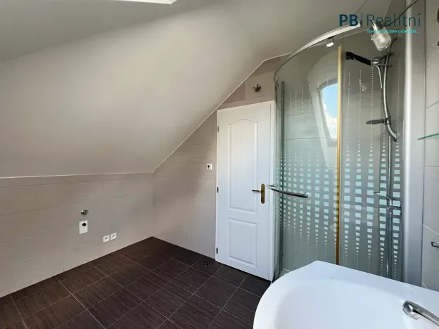 Prodej rodinného domu, Roztoky, 522 m2