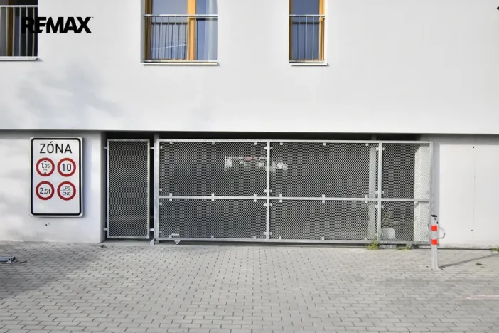 Prodej bytu 1+kk, Hradec Králové - Třebeš, Svatojánská, 33 m2