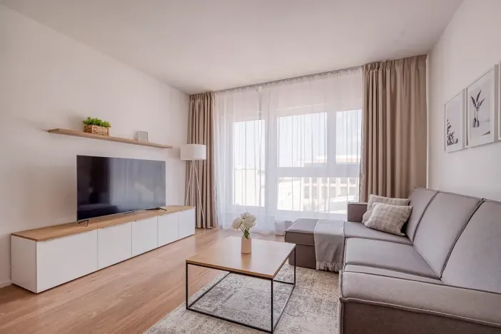 Pronájem bytu 2+kk, Praha - Karlín, Thámova, 59 m2