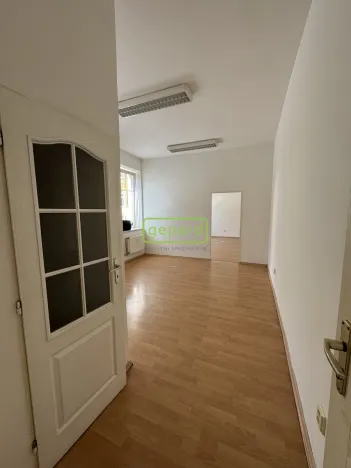 Pronájem kanceláře, Náchod, Českých bratří, 40 m2