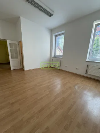 Pronájem kanceláře, Náchod, Českých bratří, 40 m2