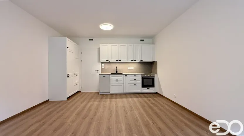 Pronájem bytu 1+kk, Praha, Poděbradská, 33 m2