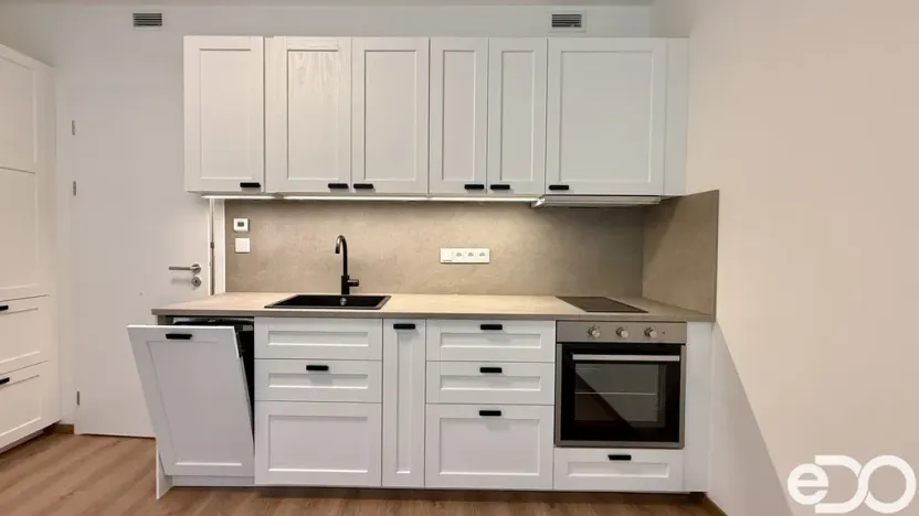 Pronájem bytu 1+kk, Praha, Poděbradská, 33 m2