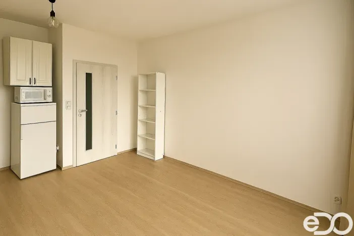 Pronájem bytu 1+kk, Praha, Vavřenova, 24 m2