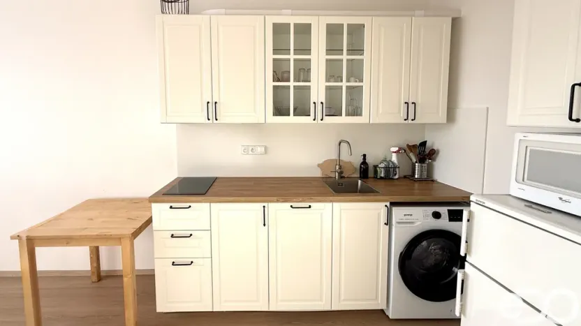 Pronájem bytu 1+kk, Praha, Vavřenova, 24 m2