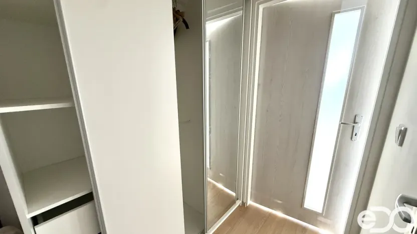 Pronájem bytu 1+kk, Praha, Vavřenova, 24 m2