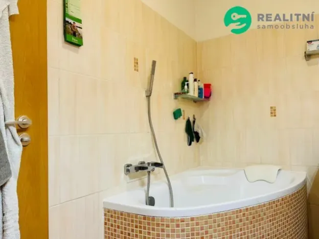 Prodej bytu 4+kk, Milovice, Kaštanova, 92 m2