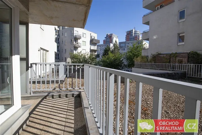 Pronájem bytu 2+kk, Praha, Janýrova, 58 m2