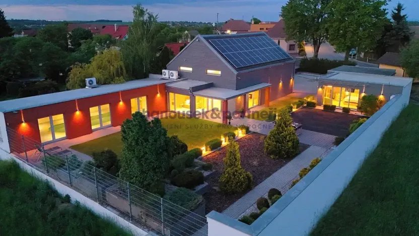 Prodej vily, Mezouň, 306 m2