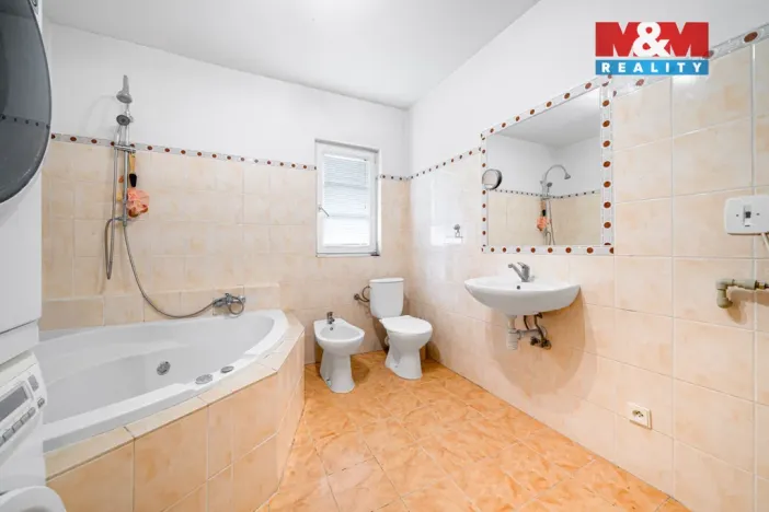 Pronájem komerční nemovitosti, Nová Role - Mezirolí, 795 m2