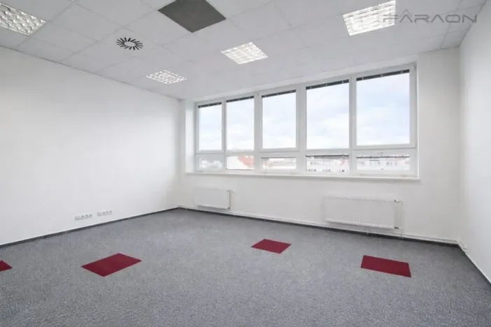 Pronájem kanceláře, Praha - Libeň, Lihovarská, 368 m2