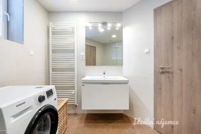 Pronájem bytu 2+kk, Praha - Vršovice, Petrohradská, 60 m2