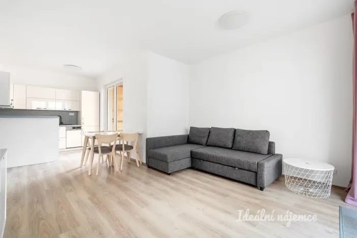 Pronájem bytu 2+kk, Praha - Vršovice, Petrohradská, 60 m2