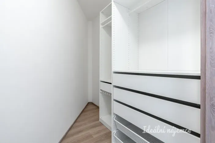 Pronájem bytu 2+kk, Praha - Vršovice, Petrohradská, 60 m2