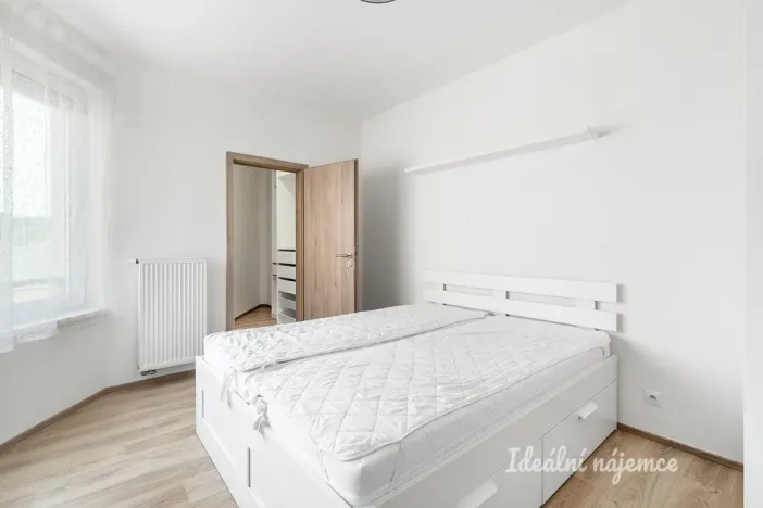 Pronájem bytu 2+kk, Praha - Vršovice, Petrohradská, 60 m2