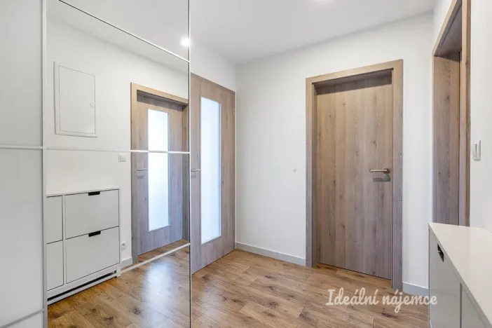 Pronájem bytu 2+kk, Praha - Vršovice, Petrohradská, 60 m2