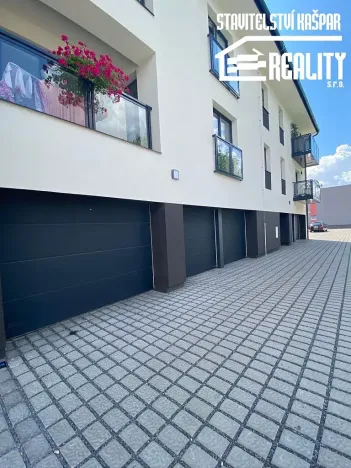 Pronájem garáže, Holice, Hradecká, 13 m2