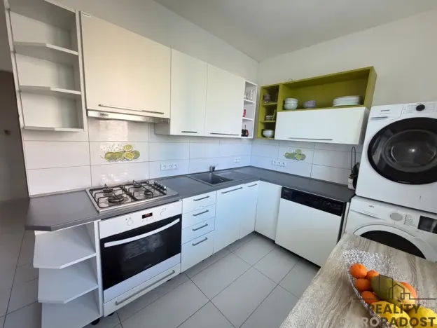 Prodej bytu 3+1, Znojmo, Pražská sídl., 72 m2