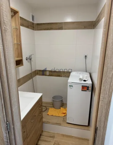 Pronájem bytu 2+kk, Praha, Kurzova, 46 m2