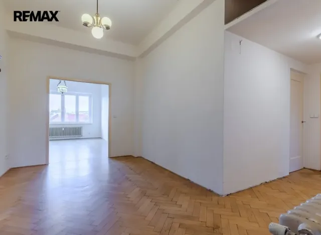 Prodej bytu 2+1, Praha - Bubeneč, náměstí Interbrigády, 95 m2