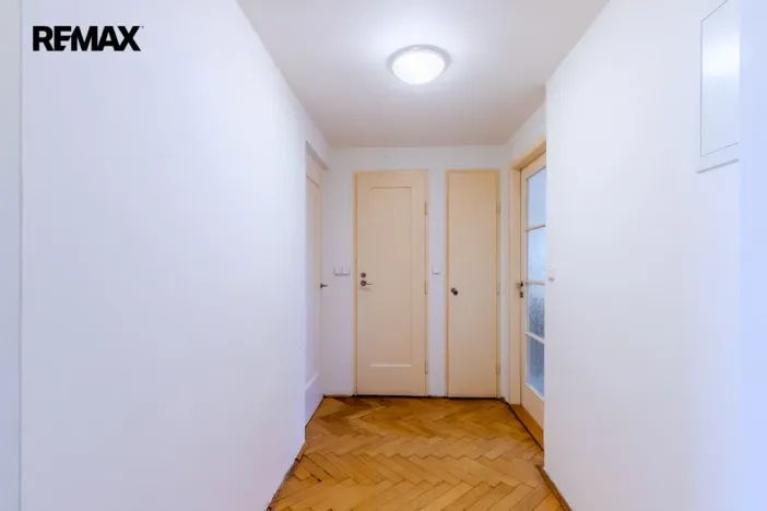 Prodej bytu 2+1, Praha - Bubeneč, náměstí Interbrigády, 95 m2