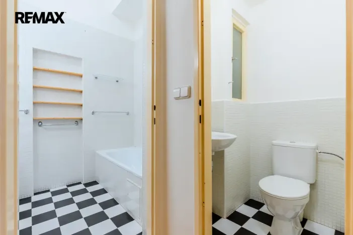 Prodej bytu 2+1, Praha - Bubeneč, náměstí Interbrigády, 95 m2