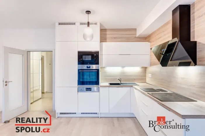 Pronájem bytu 4+kk, Praha - Karlín, U Mlýnského kanálu, 87 m2