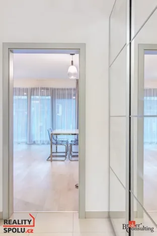 Pronájem bytu 4+kk, Praha - Karlín, U Mlýnského kanálu, 87 m2