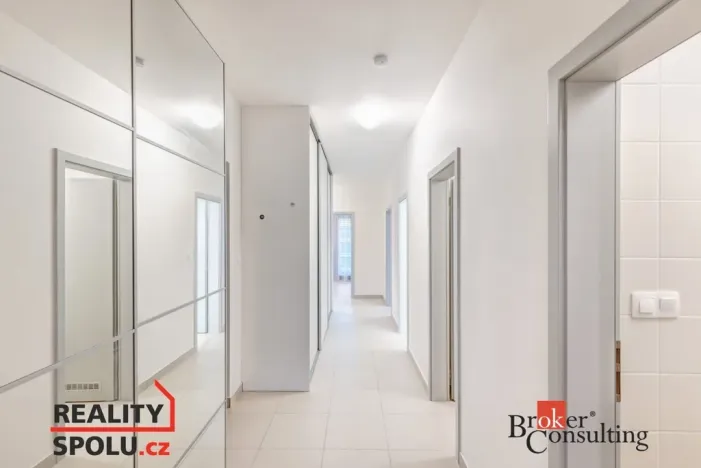 Pronájem bytu 4+kk, Praha - Karlín, U Mlýnského kanálu, 87 m2