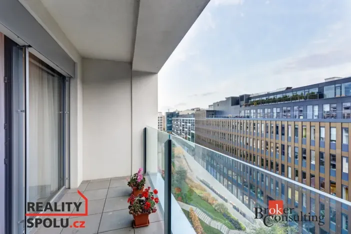 Pronájem bytu 4+kk, Praha - Karlín, U Mlýnského kanálu, 87 m2
