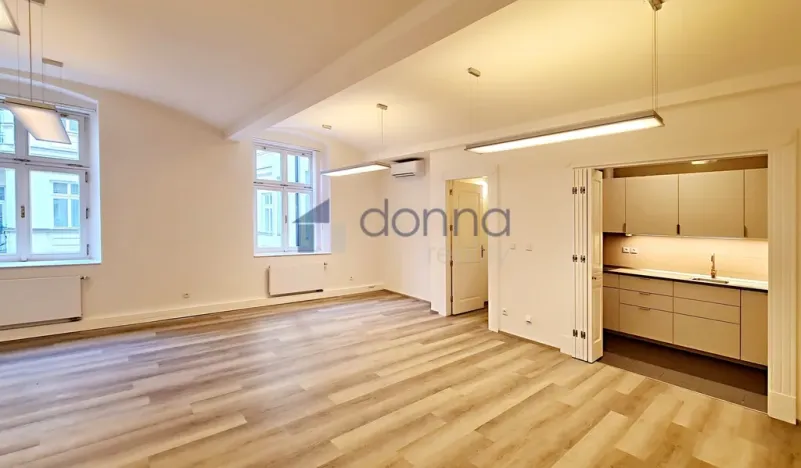 Pronájem kanceláře, Praha, Václavské náměstí, 310 m2