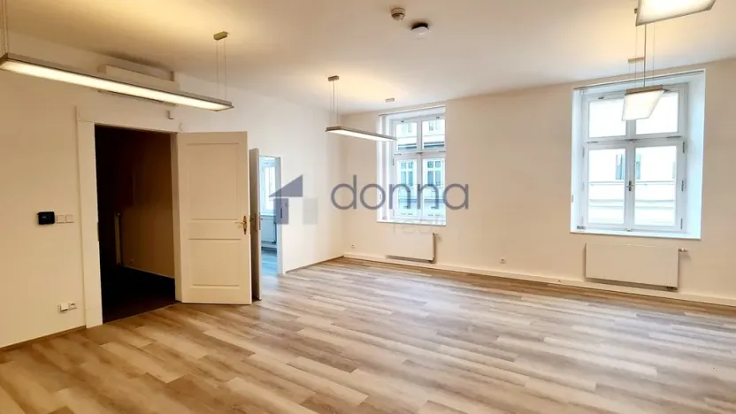 Pronájem kanceláře, Praha, Václavské náměstí, 310 m2