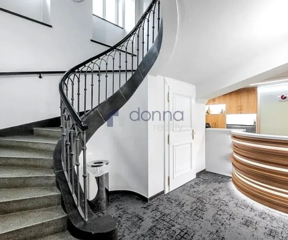 Pronájem kanceláře, Praha, Václavské náměstí, 310 m2