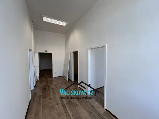 Pronájem obchodního prostoru, Kroměříž, Riegrovo náměstí, 130 m2