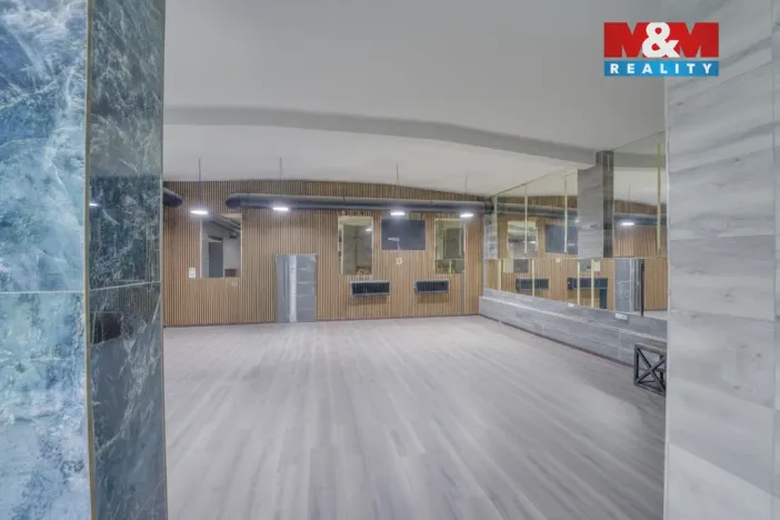 Prodej obchodního prostoru, Karlovy Vary, Foersterova, 952 m2