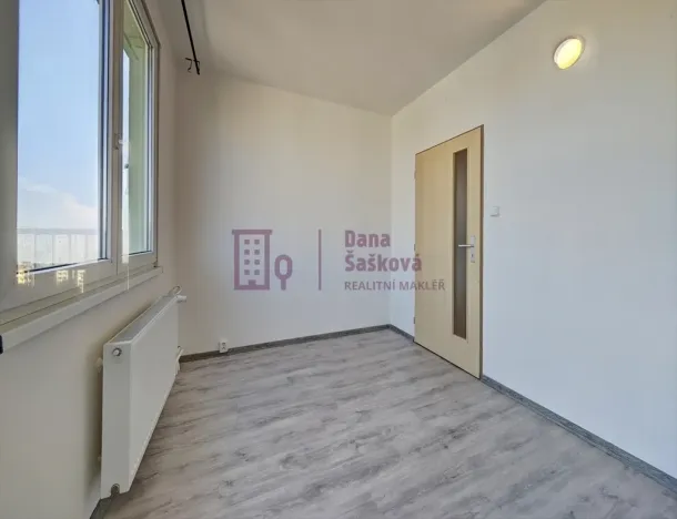 Pronájem bytu 2+kk, Jindřichův Hradec - Jindřichův Hradec III, sídliště Vajgar, 31 m2